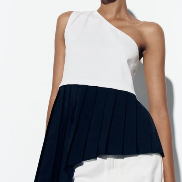 BNWT ZARA TOP WITH CONTRASTING HEM BLACK AND WHITE ASYMMETRIC NECKLINE SMALL - Picture 2 of 8